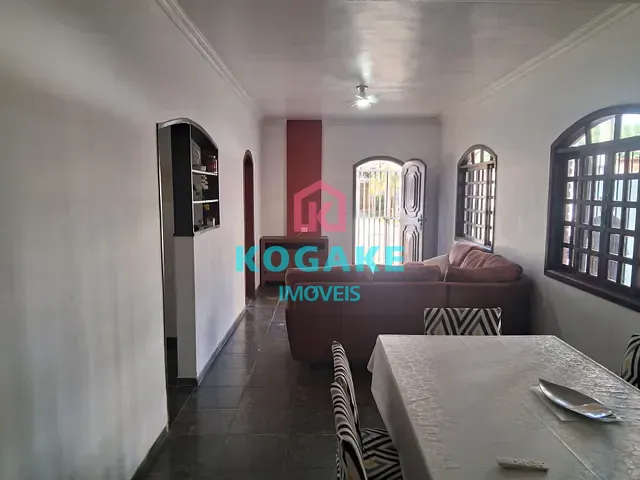 Casa com 244m² 3 quartos e 1 banheiro, à venda, no bairro Vila Ema em São José dos Campos