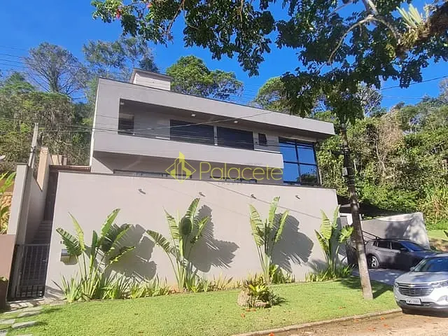 Casa com 611m² 4 quartos e 5 banheiros, à venda, no bairro Lagoinha em Ubatuba