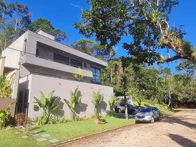 Casa com 611m² 4 quartos e 5 banheiros, à venda, no bairro Lagoinha em Ubatuba