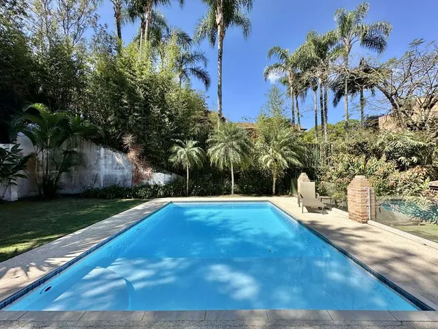 Casa com 1000m² 4 quartos e 5 banheiros, à venda, no bairro Palos Verdes em Carapicuíba