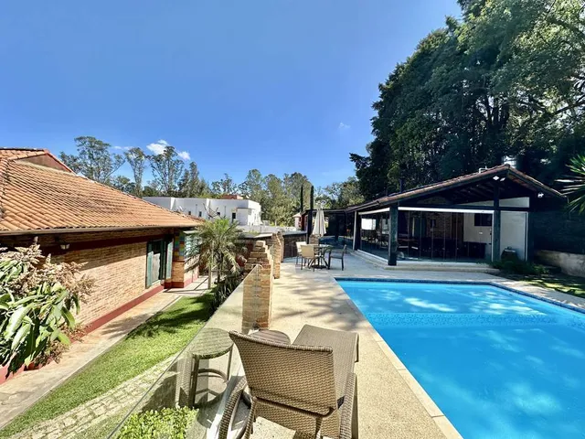 Casa com 1000m² 4 quartos e 5 banheiros, à venda, no bairro Palos Verdes em Carapicuíba