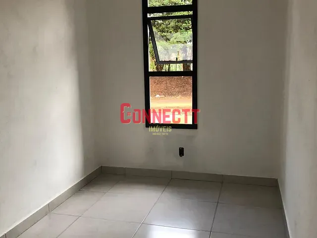 Casa com 208m² 2 quartos e 2 banheiros, à venda, no bairro Jardim Jóquei Clube em Ribeirão Preto