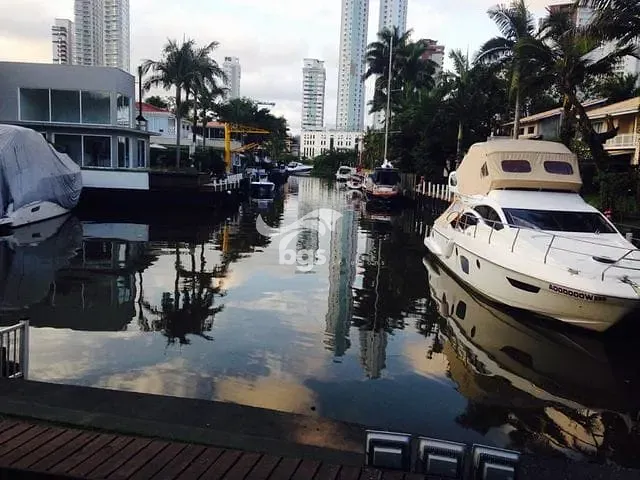 Casa com 360m² 3 quartos e 4 banheiros, à venda, no bairro Barra em Balneário Camboriú