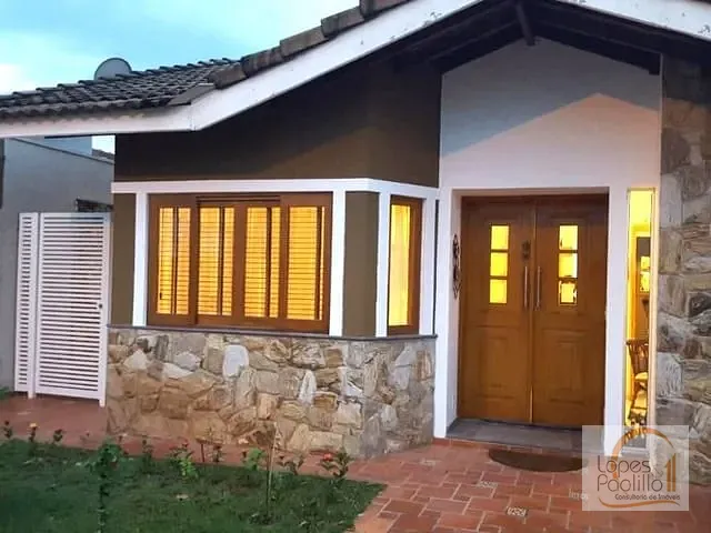 Casa com 200m² 3 quartos e 2 banheiros, à venda, no bairro Jardim Terceiro Centenário em Atibaia