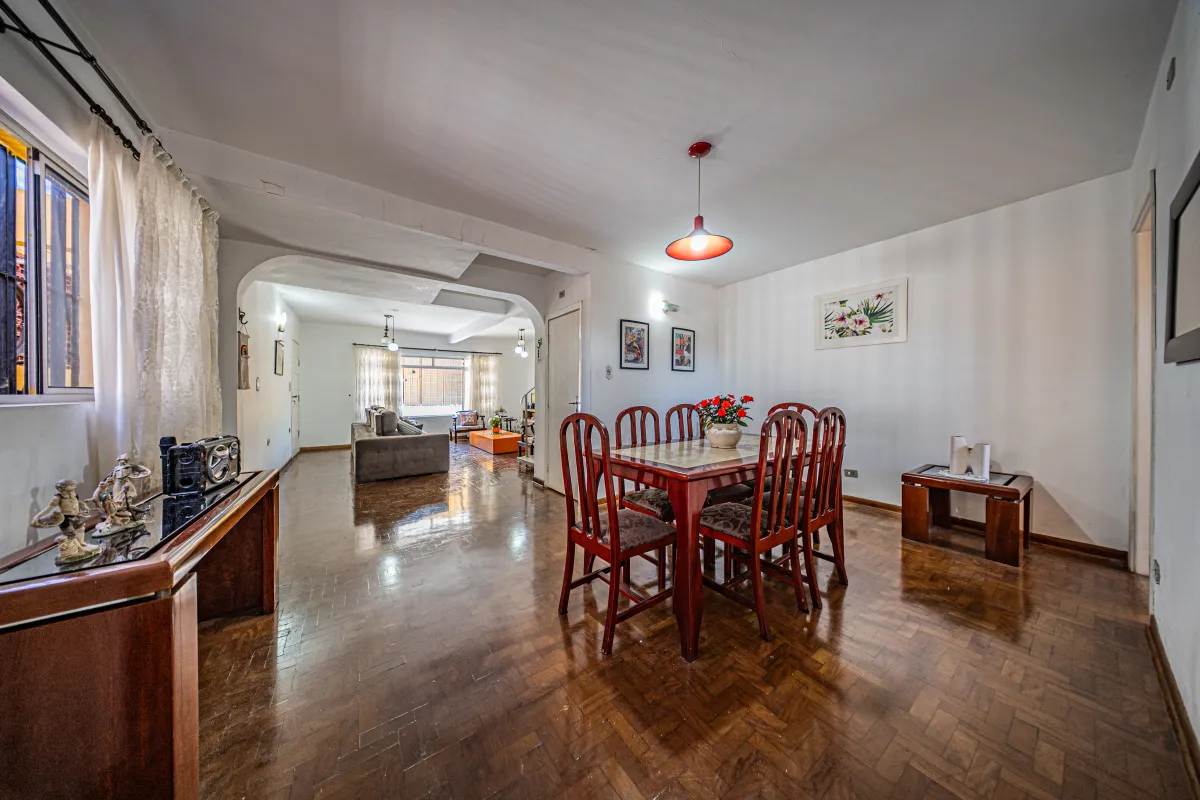 Casa para venda em Vila Mariana com 6 quartos, sendo 4 suítes, 256m²