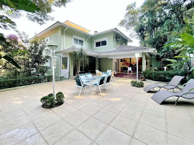 Casa com 1000m² 4 quartos e 7 banheiros, à venda, no bairro Altos de São Fernando em Jandira