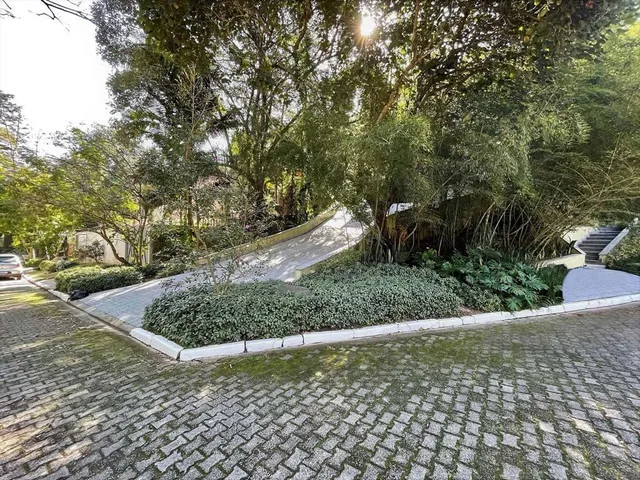 Casa com 1000m² 4 quartos e 7 banheiros, à venda, no bairro Altos de São Fernando em Jandira