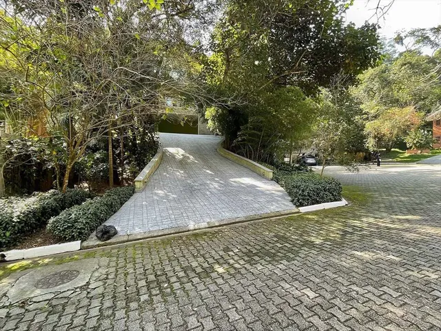 Casa com 1000m² 4 quartos e 7 banheiros, à venda, no bairro Altos de São Fernando em Jandira
