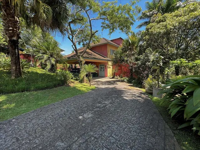 Casa com 1272m² 5 quartos e 5 banheiros, à venda, no bairro Granja Viana II em Cotia