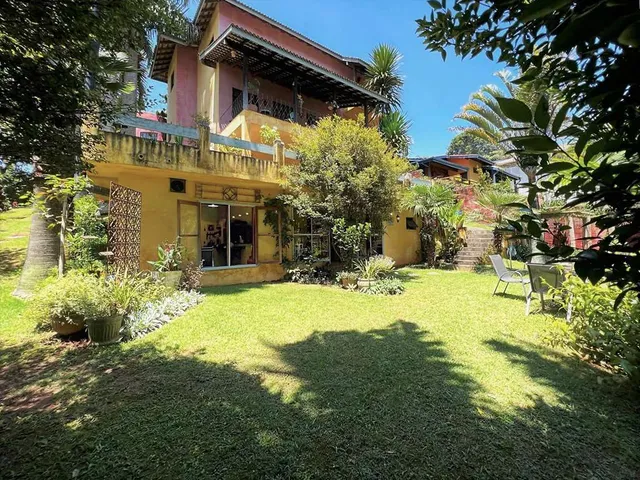Casa com 1272m² 5 quartos e 5 banheiros, à venda, no bairro Granja Viana II em Cotia