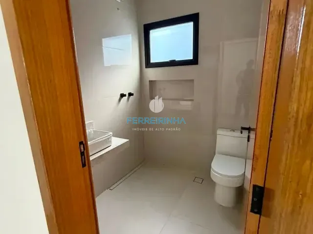 Casa com 250m² 3 quartos e 3 banheiros, à venda, no bairro Condomínio Residencial Mantiqueira em São José dos Campos