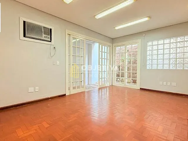 Casa à venda, no bairro Centro Histórico em Porto Alegre