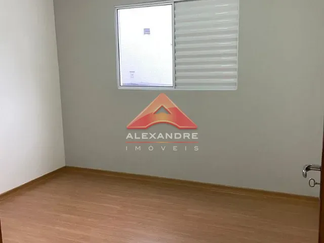 Casa com 250m² 3 quartos e 2 banheiros, à venda, no bairro Residencial Ana Maria em São José dos Campos