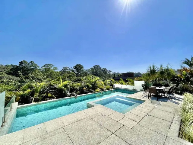 Casa com 772m² 5 quartos e 8 banheiros, à venda, no bairro Moinho Velho em Cotia