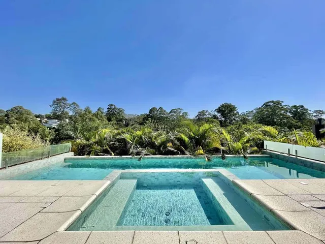 Casa com 772m² 5 quartos e 8 banheiros, à venda, no bairro Moinho Velho em Cotia