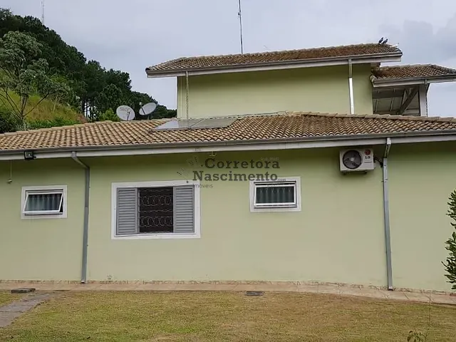 Casa com 1300m² 3 quartos e 2 banheiros, à venda, no bairro Terras de Santa Helena em Jacareí