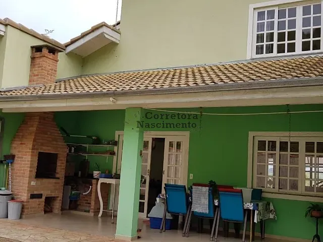 Casa com 1300m² 3 quartos e 2 banheiros, à venda, no bairro Terras de Santa Helena em Jacareí