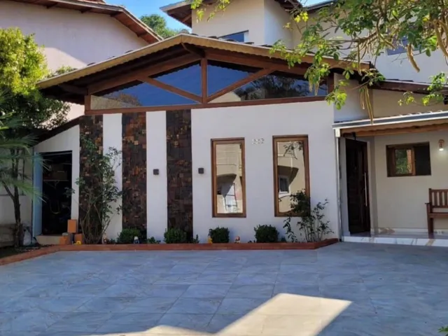Casa 3 quartos e 3 banheiros, à venda, no bairro Chácara Roselândia em Cotia
