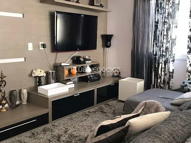 Casa com 300m² 3 quartos e 5 banheiros, à venda, no bairro Jardim Residencial Mont Blanc em Sorocaba