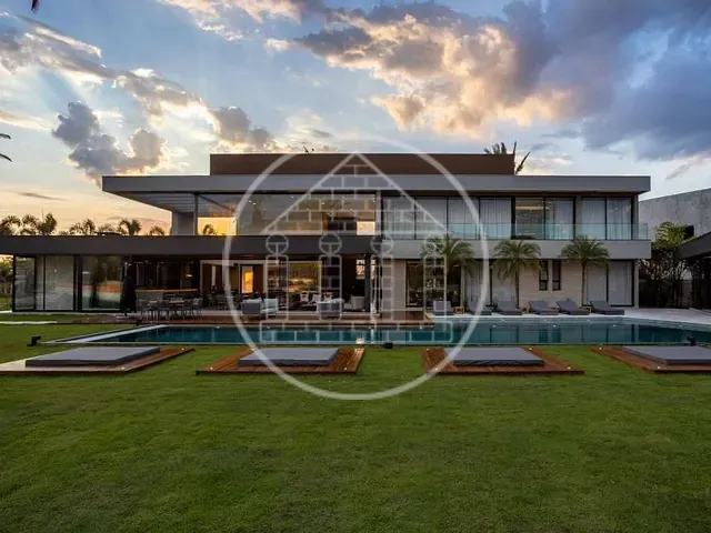 Casa com 1565m² 5 quartos e 8 banheiros, à venda, no bairro Tamboré em Santana de Parnaíba