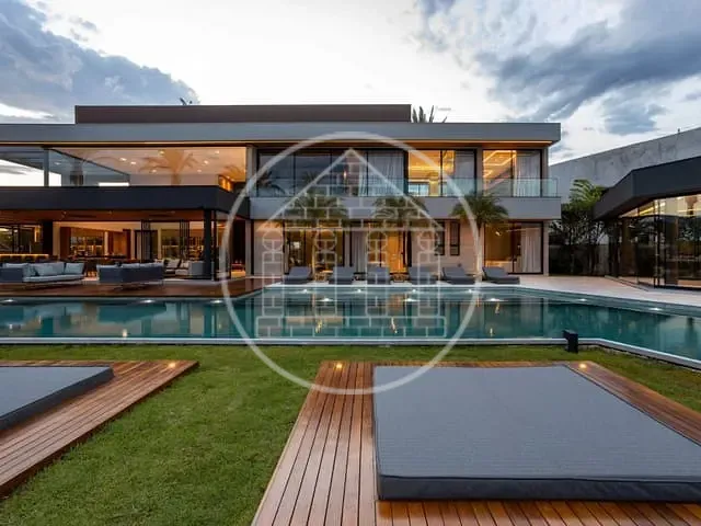 Casa com 1565m² 5 quartos e 8 banheiros, à venda, no bairro Tamboré em Santana de Parnaíba
