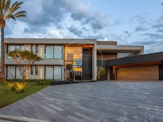 Casa com 1565m² 5 quartos e 8 banheiros, à venda, no bairro Tamboré em Santana de Parnaíba