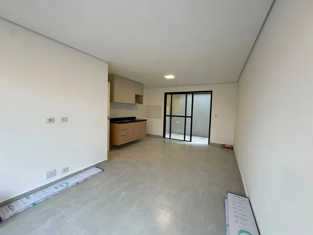 Casa com 60m² 2 quartos e 2 banheiros, à venda ou para alugar, no bairro Pestana em Osasco