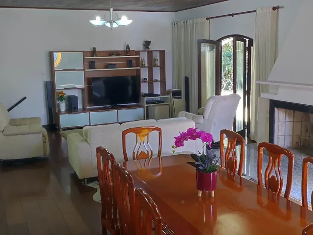 Casa 5 quartos e 5 banheiros, à venda, no bairro Jardim Marilu em Carapicuíba