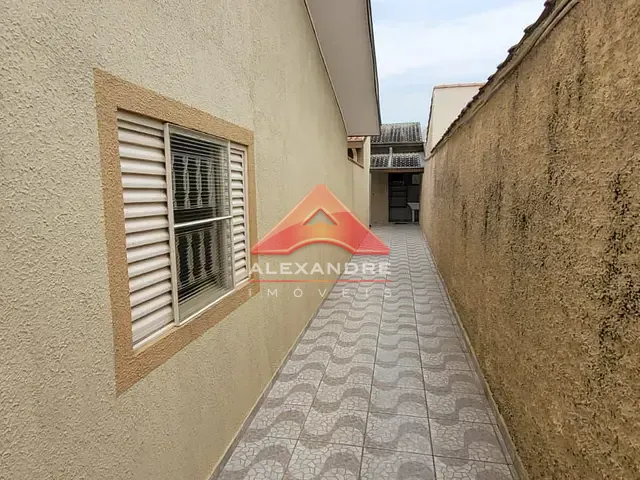 Casa com 300m² 1 quarto e 1 banheiro, para alugar, no bairro Vila Industrial em São José dos Campos