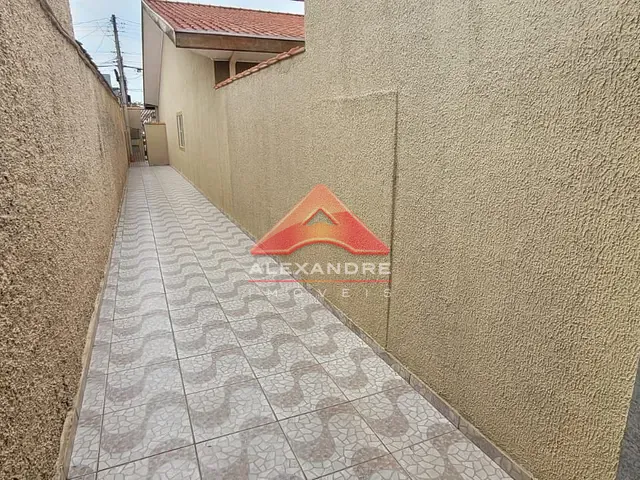 Casa com 300m² 1 quarto e 1 banheiro, para alugar, no bairro Vila Industrial em São José dos Campos