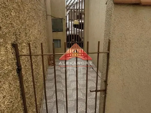 Casa com 300m² 1 quarto e 1 banheiro, para alugar, no bairro Vila Industrial em São José dos Campos