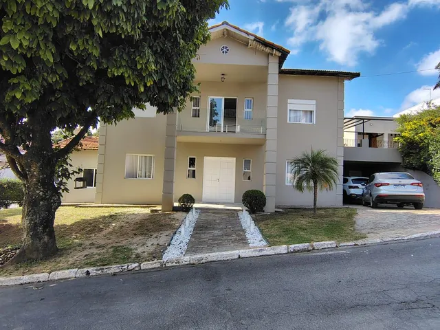 Casa 3 quartos e 5 banheiros, à venda, no bairro Tarumã em Santana de Parnaíba