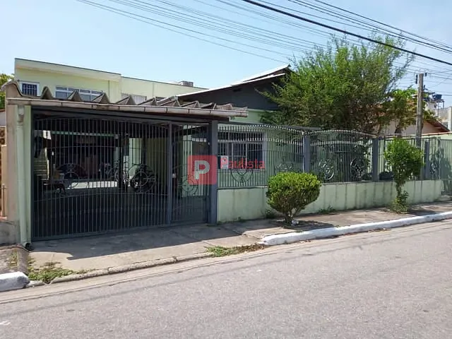 Casa com 250m² 3 quartos e 3 banheiros, à venda, no bairro Jardim Ipanema (Zona Sul) em São Paulo
