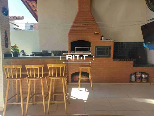 Casa com 184m² 2 quartos e 3 banheiros, à venda, no bairro Jardim Ypê em Paulínia