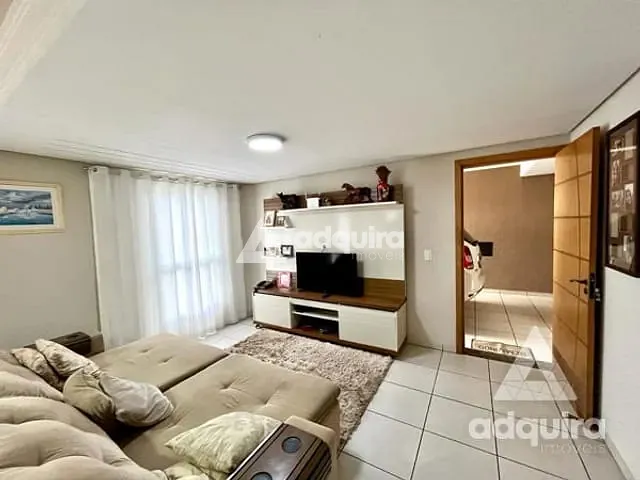 Sobrado 3 quartos e 3 banheiros, à venda, no bairro Jardim Carvalho em Ponta Grossa