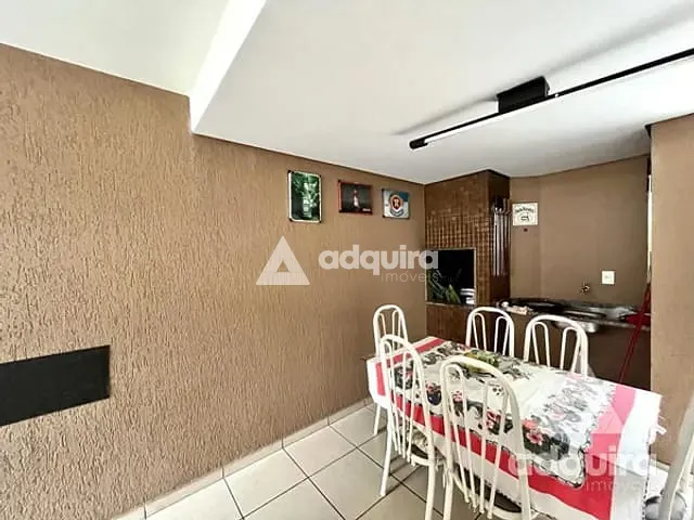 Sobrado 3 quartos e 3 banheiros, à venda, no bairro Jardim Carvalho em Ponta Grossa