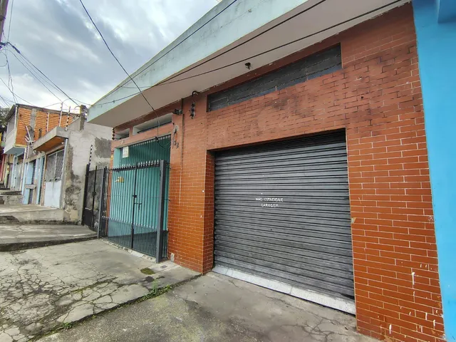 Casa 3 quartos e 2 banheiros, à venda, no bairro Padroeira em Osasco