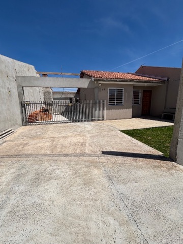 Casa à Venda, Próxima a Escola, Posto de Saúde e Mercados