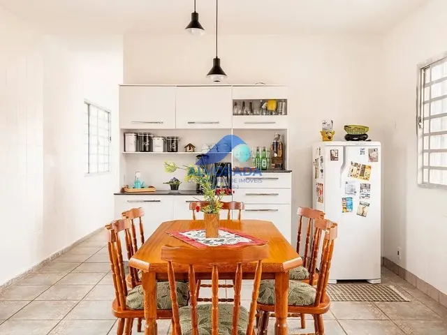 Casa com 1000m² 3 quartos e 2 banheiros, à venda, no bairro Centro em São Bento Do Sapucaí