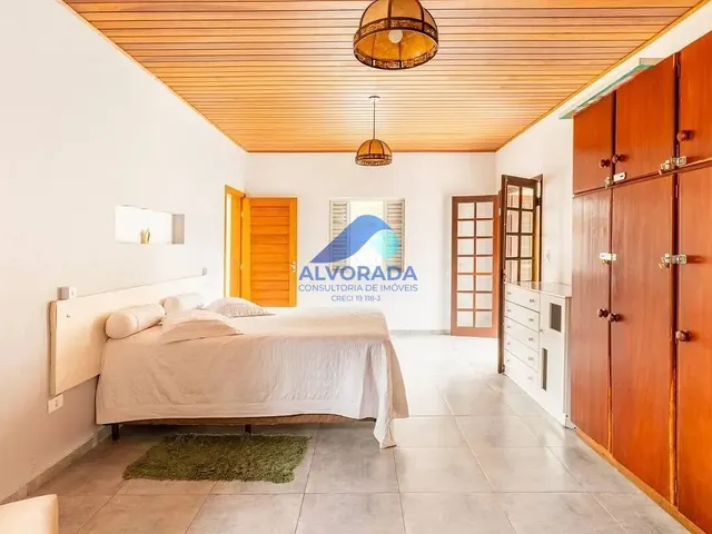 Casa com 1000m² 3 quartos e 2 banheiros, à venda, no bairro Centro em São Bento Do Sapucaí