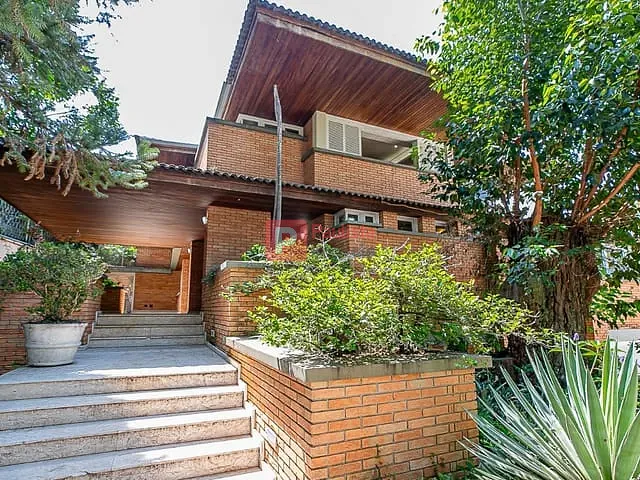 Casa com 1350m² 4 quartos e 7 banheiros, à venda, no bairro Jardim Cordeiro em São Paulo