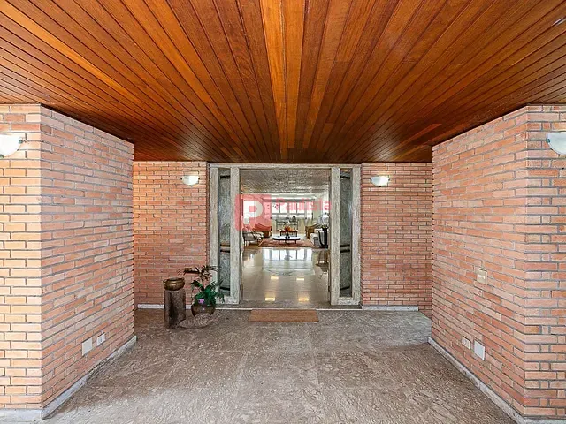 Casa com 1350m² 4 quartos e 7 banheiros, à venda, no bairro Jardim Cordeiro em São Paulo