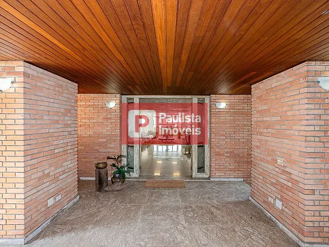Casa com 1350m² 4 quartos e 7 banheiros, à venda, no bairro Jardim Cordeiro em São Paulo