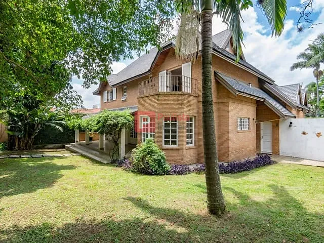 Casa com 1077m² 3 quartos e 6 banheiros, à venda, no bairro Chácara Monte Alegre em São Paulo