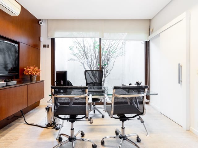 Foto do Casa - Casa à venda com 300M², São 6 salas e com 6 vagas de garagem, atrás do Clube Hebraica no Jardim América, São Paulo-SP | Paulista Imóveis