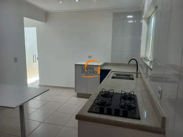 Casa com 80m² 2 quartos e 2 banheiros, para alugar, no bairro Jardim Maristela em Atibaia