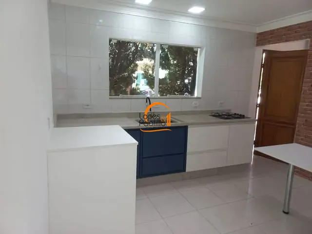 Casa com 80m² 2 quartos e 2 banheiros, para alugar, no bairro Jardim Maristela em Atibaia