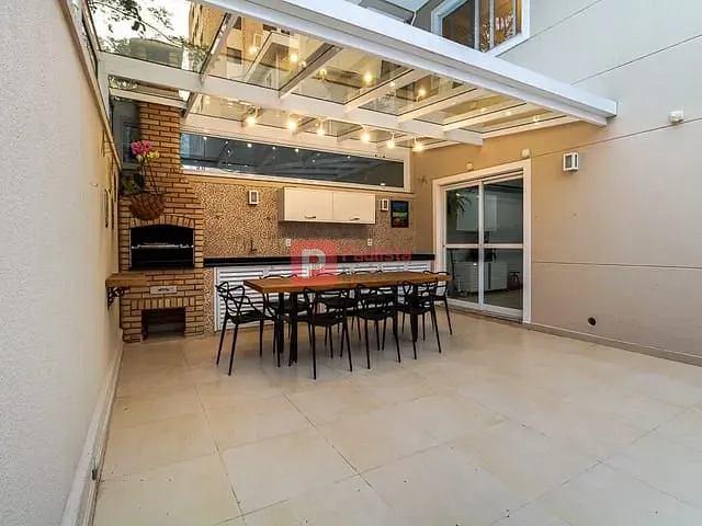 Casa com 390m² 4 quartos e 5 banheiros, à venda, no bairro Jardim Prudência em São Paulo