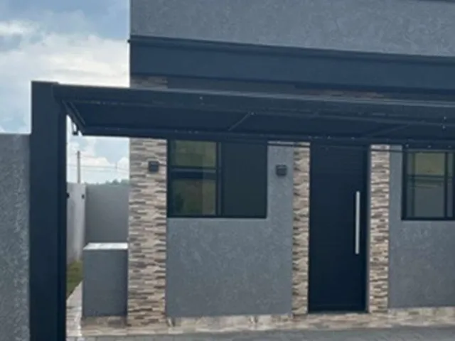 Casa com 126m² 2 quartos e 1 banheiro, à venda, no bairro Centro (Caucaia do Alto) em Cotia