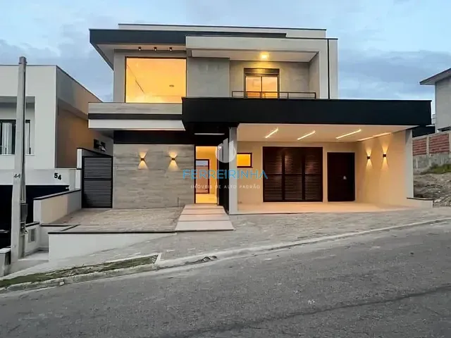 Casa com 250m² 4 quartos e 4 banheiros, à venda, no bairro Condomínio Residencial Mantiqueira em São José dos Campos